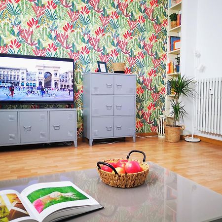 Spacious Apartment 50 Meters From The Metro Milano Ngoại thất bức ảnh
