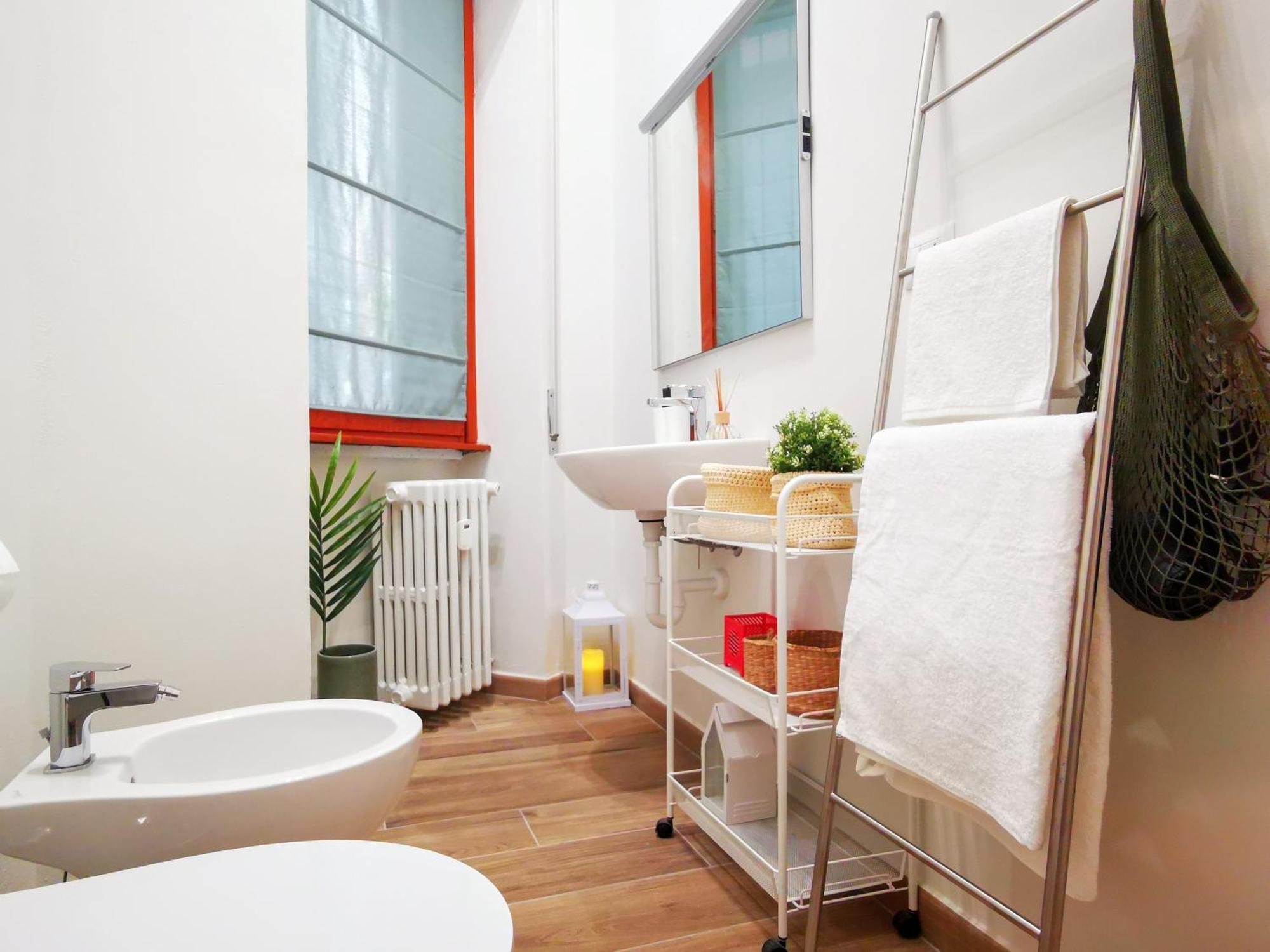 Spacious Apartment 50 Meters From The Metro Milano Phòng bức ảnh