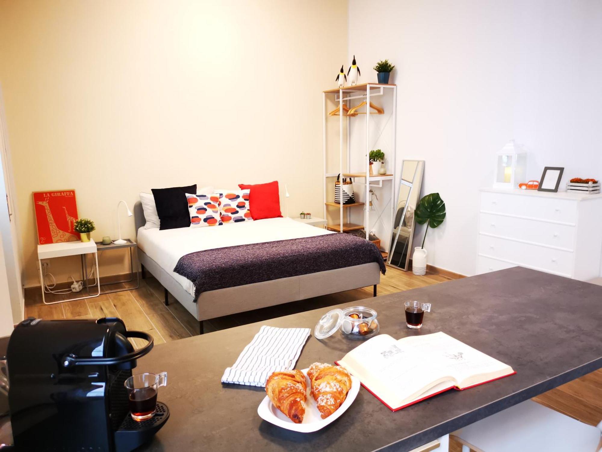 Spacious Apartment 50 Meters From The Metro Milano Phòng bức ảnh